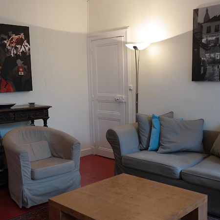 Penthouse Apartment Overlooking Place Carnot Carcassonne Bagian luar foto