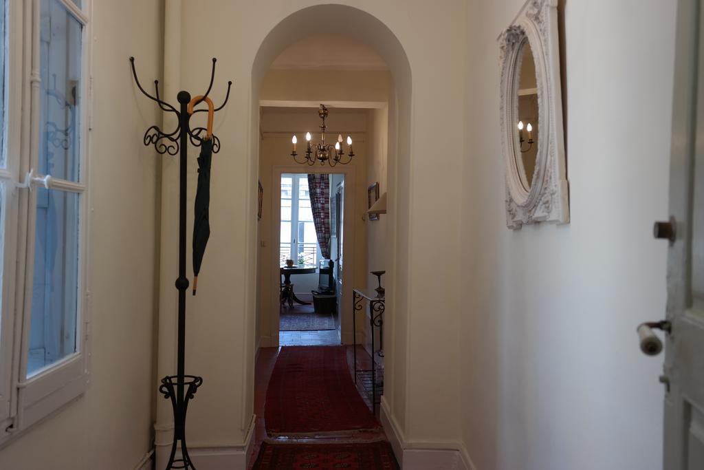 Penthouse Apartment Overlooking Place Carnot Carcassonne Bagian luar foto