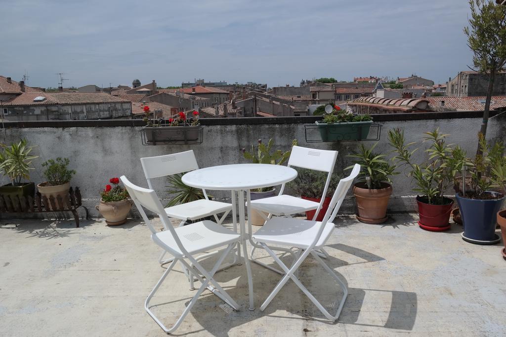 Penthouse Apartment Overlooking Place Carnot Carcassonne Bagian luar foto