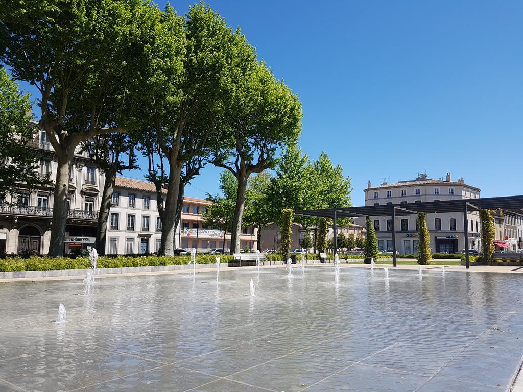 Penthouse Apartment Overlooking Place Carnot Carcassonne Bagian luar foto